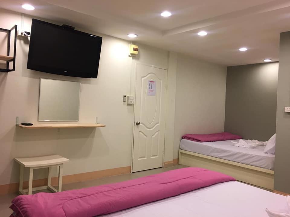 Miracle Gallery Hotel Makkasan Exterior foto