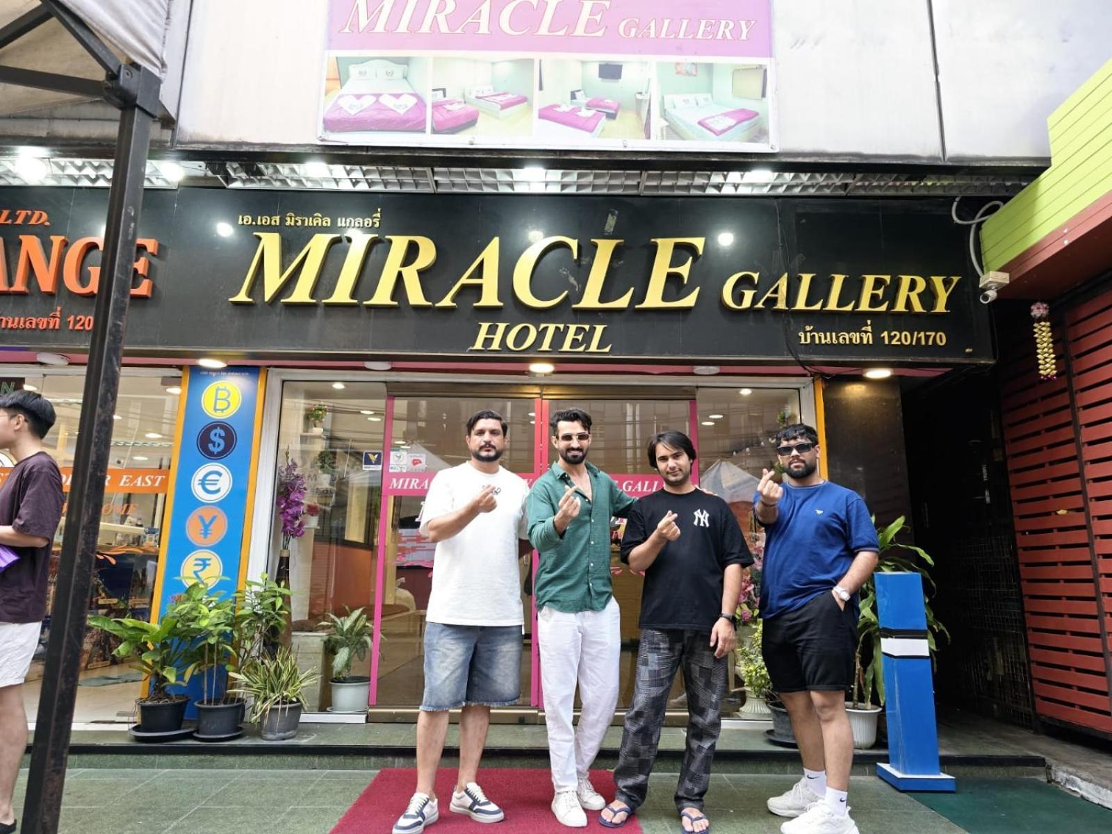 Miracle Gallery Hotel Makkasan Exterior foto